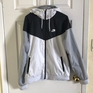 Nike windbreaker Size M